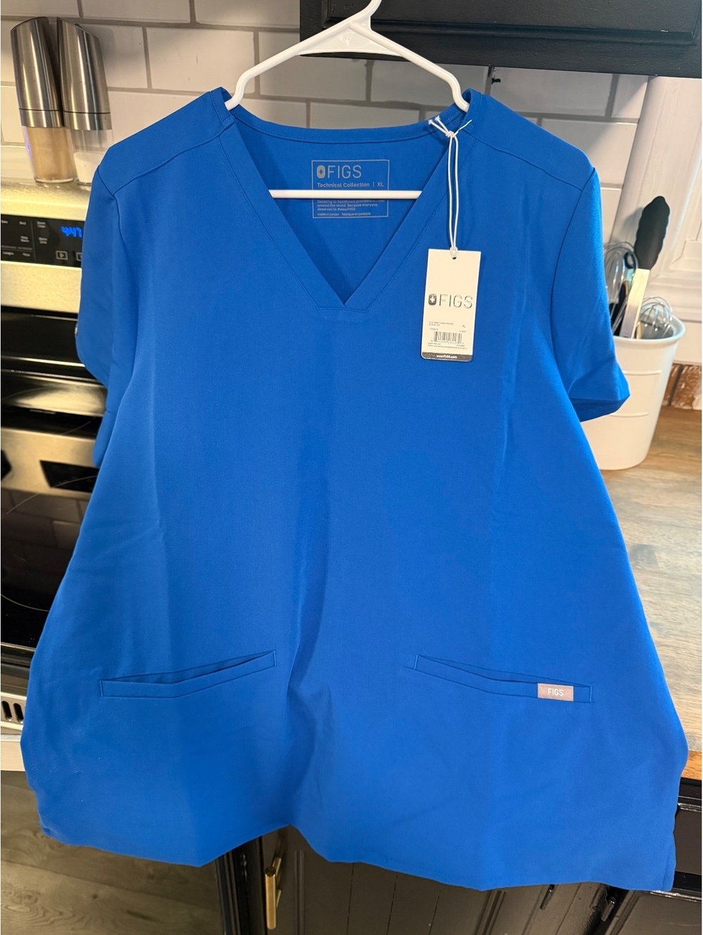 Casma Figs Three-Pocket Scrub Top